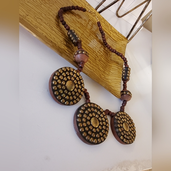 Artisan statement necklace wood brass studded studs disc's beads vintage boho - Picture 10 of 16
